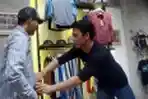 Ariel Noah Swafoto saat Visit Greenlight Store