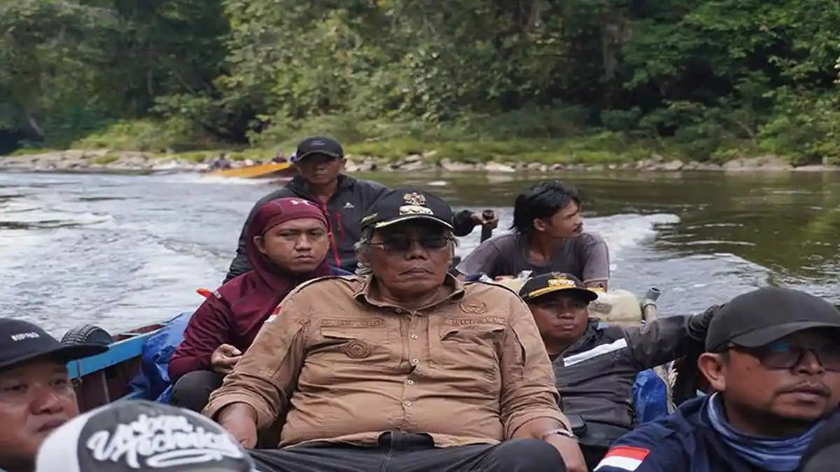 H-1 Purna Tugas Jarot Winarno 2 Periode Pimpin Sintang: Kunjungan ke Pedalaman Ambalau Tempuh 12 Jam