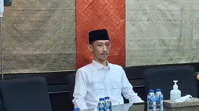 Anggota DPRD Jember Achmad Syahri Dijatuhi Sanksi Teguran Keras Terakhir Buntut Merokok Saat Rapat