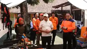 BUPATI-SUMEDANG-TINJAU-BPBD-NBOVEMBER-20205-1.jpg