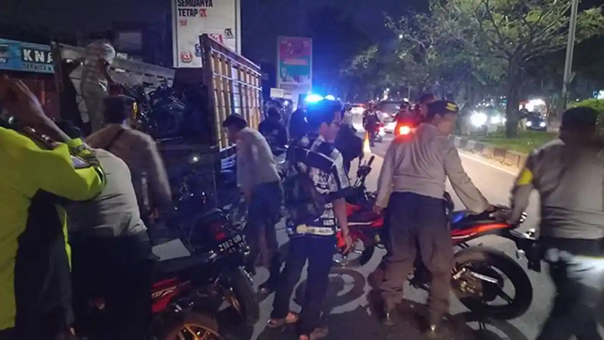 Geng Motor dan Balap Liar di Pekanbaru Meresahkan, Polisi Bersenjata ...