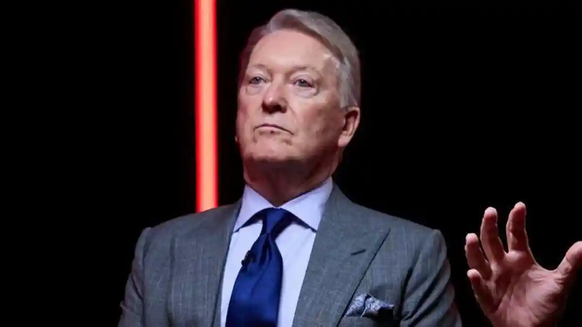 Jadwal Tinju Dunia, Frank Warren Promotor yang Bersaing Dengan Bom Arum di Usia Senja