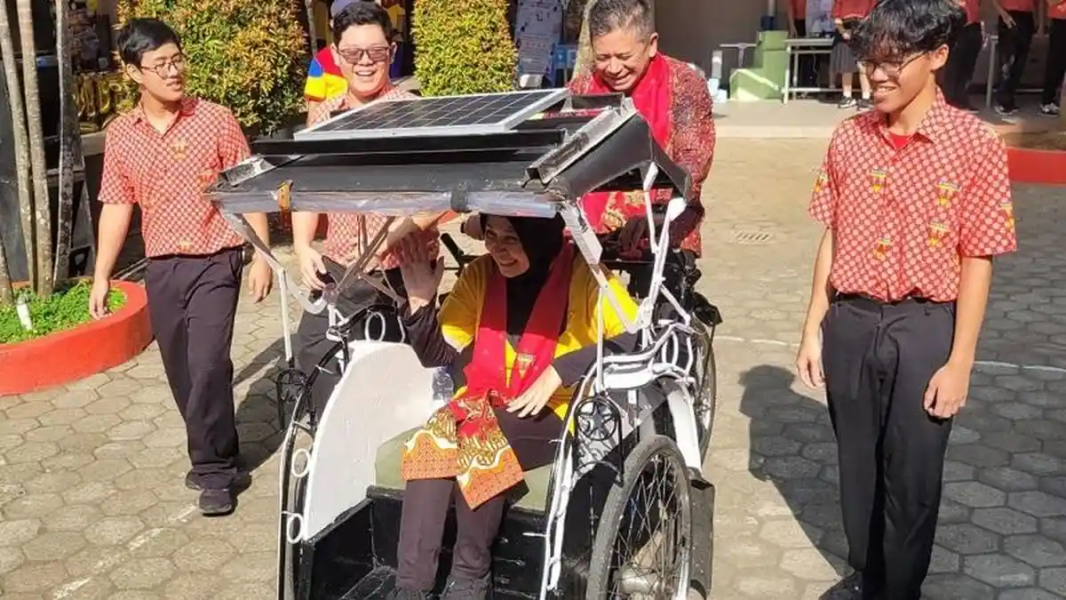 Terinspirasi Tuk-tuk Thailand, Siswa Puhua Purwokerto Modifikasi Becak ...