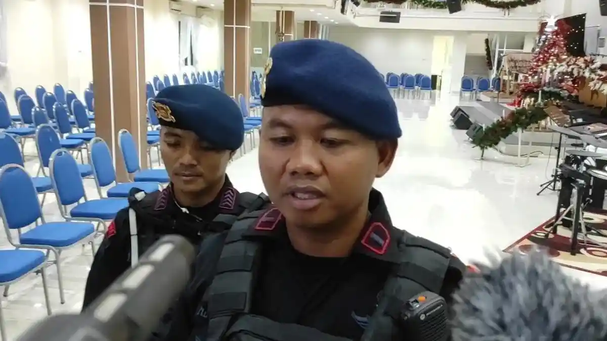 Perayaan Nataru Gorontalo: Polda Kerahkan Tim Gegana untuk Sterilisasi Gereja.