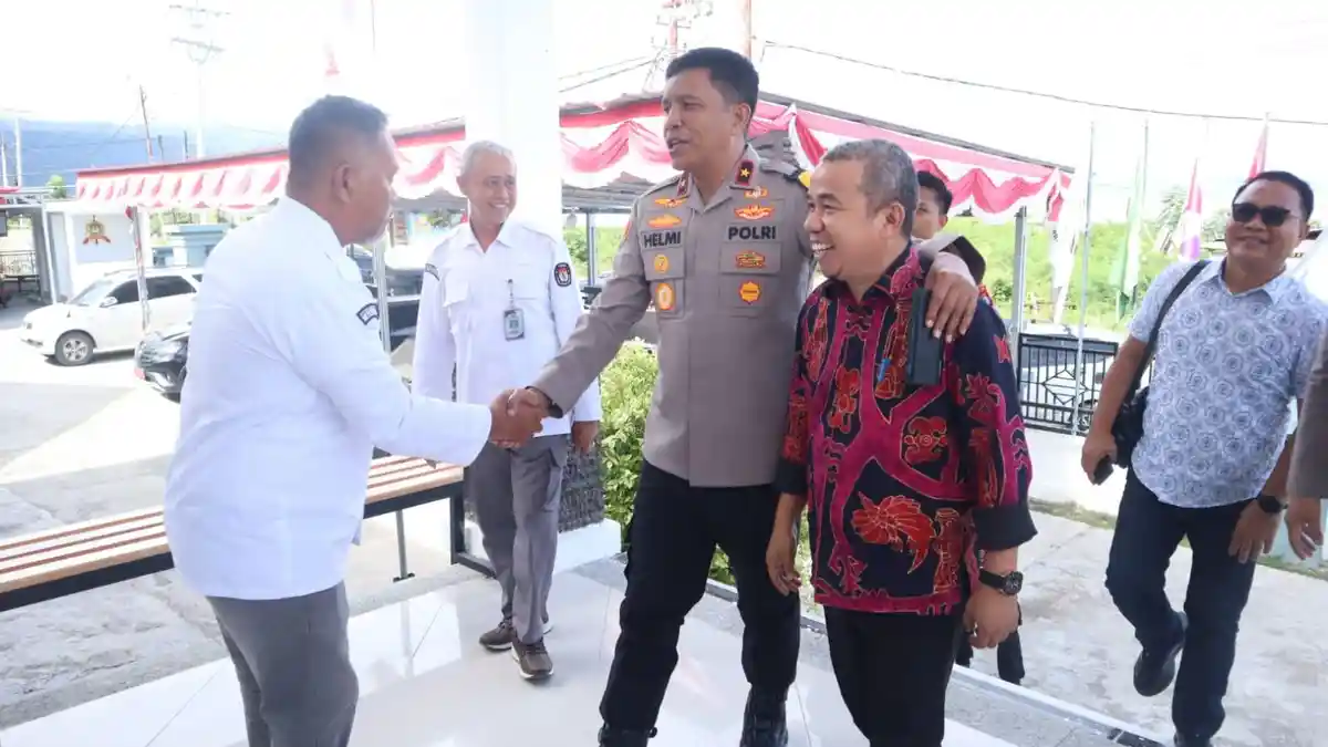 Wakapolda Sulteng Sambangi Kantor KPU Banggai, Ini yang Dibahas