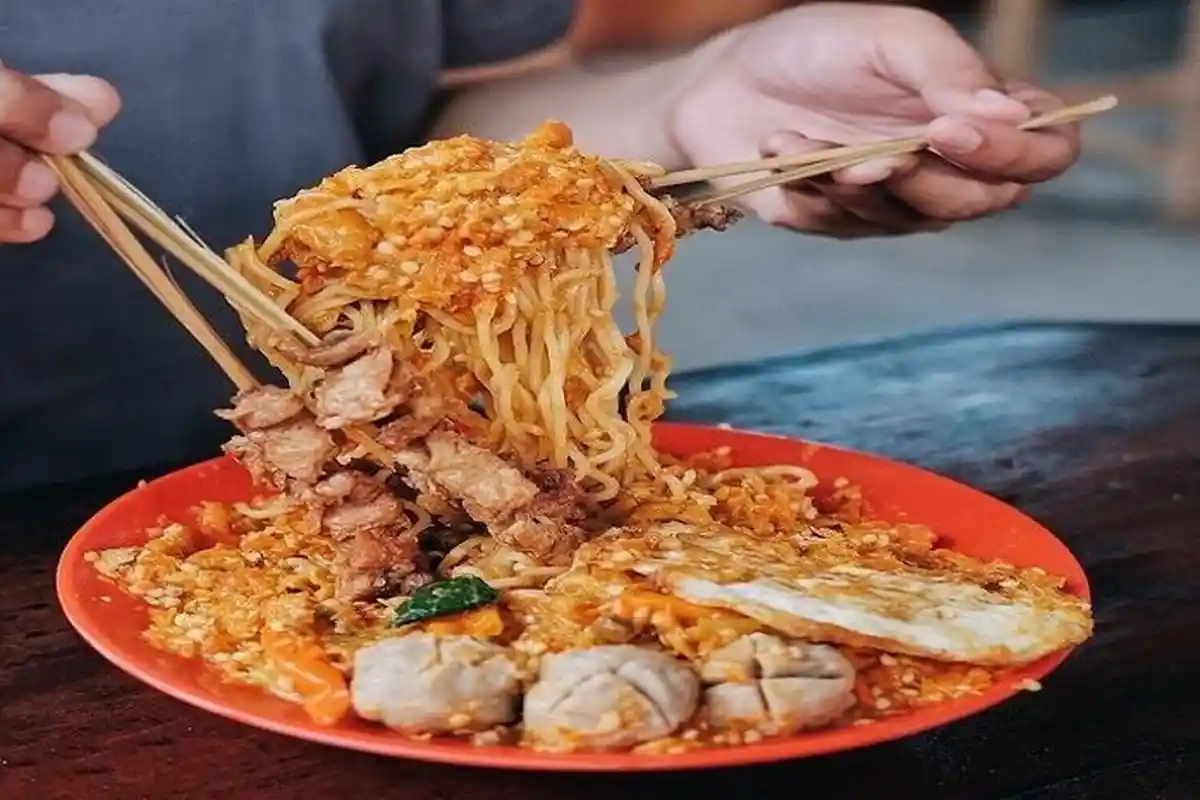 Dijamin Bikin Bibir Dower Mie Goreng Level 100 Cabe Sedang Naik Daun, Berani Coba?