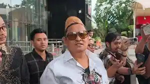DIPERIKSA-KPK-Pengusaha-tembakau-asal-Madura-Jawa-Timur.jpg