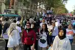 Ribuan-peserta-Jalan-Sehat-25-Tahun-Reformasi-memadati-Anjungan-Pantai-Losari.jpg
