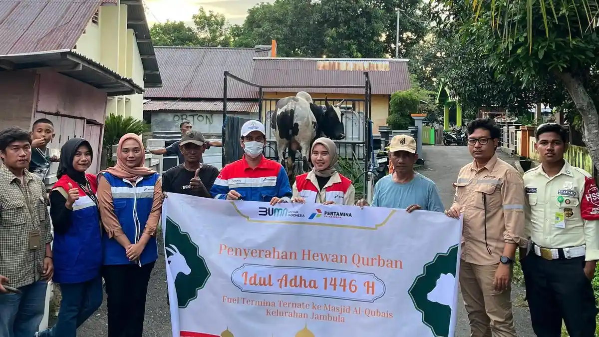 Sembelih 8 Hewan Kurban, Pertamina Ternate Berbagai ke Pegawai dan Warga