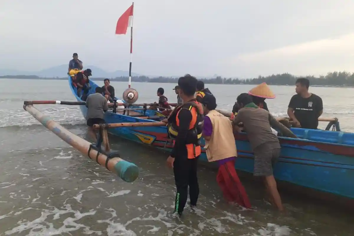 Pencarian Deni Nelayan Bengkulu yang Hilang Dilanjutkan, Basarnas Tambah 1 Tim