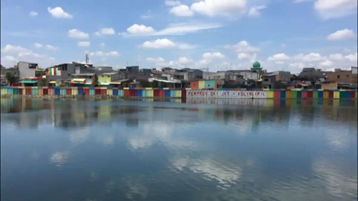 VIDEO: Melihat Lebih Dekat Warna-warni Danau Sunter