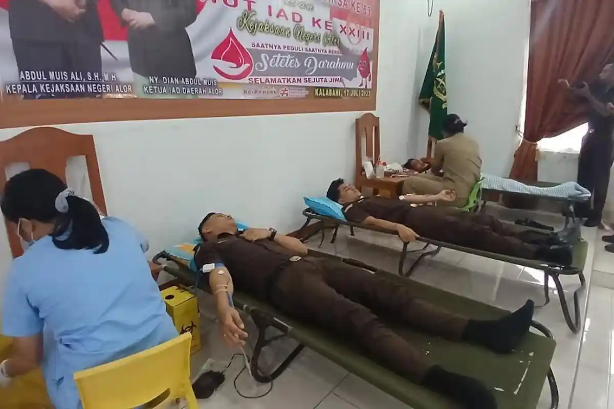 Songsong Hari Bhakti Adhyaksa ke-63, Kejari Alor Adakan Kegiatan Donor Darah