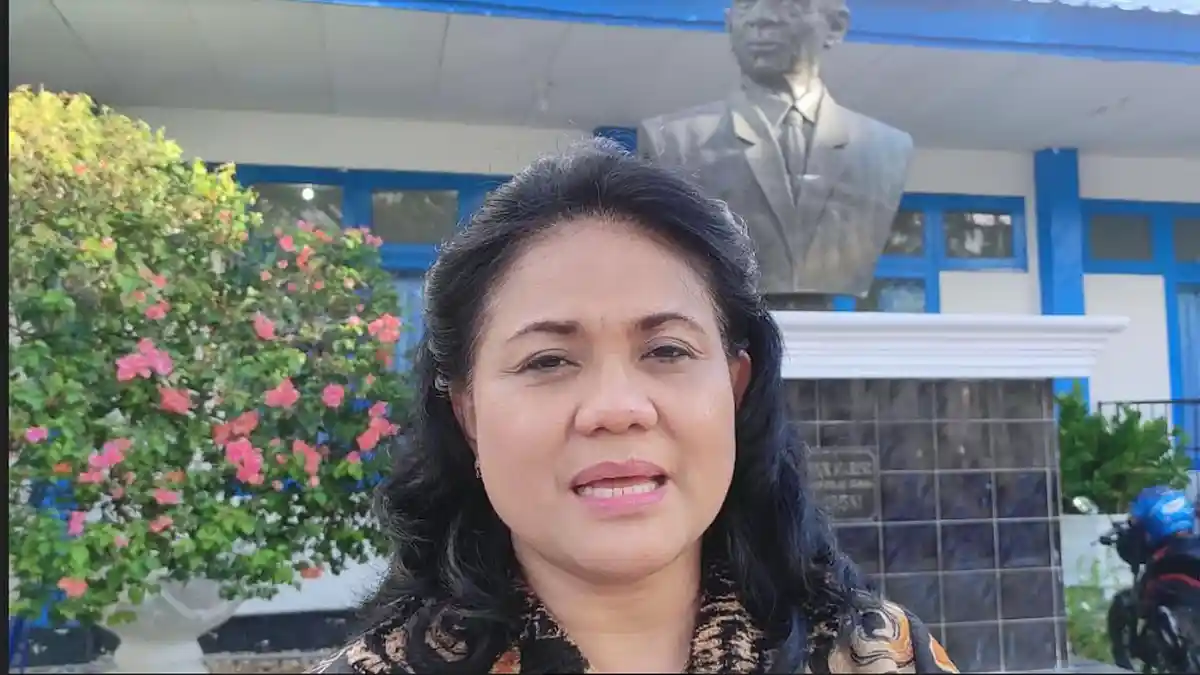 Anggota DPR RI Anita Gah Minta Semua Guru Honorer K2 Sumba Timur Diangkat