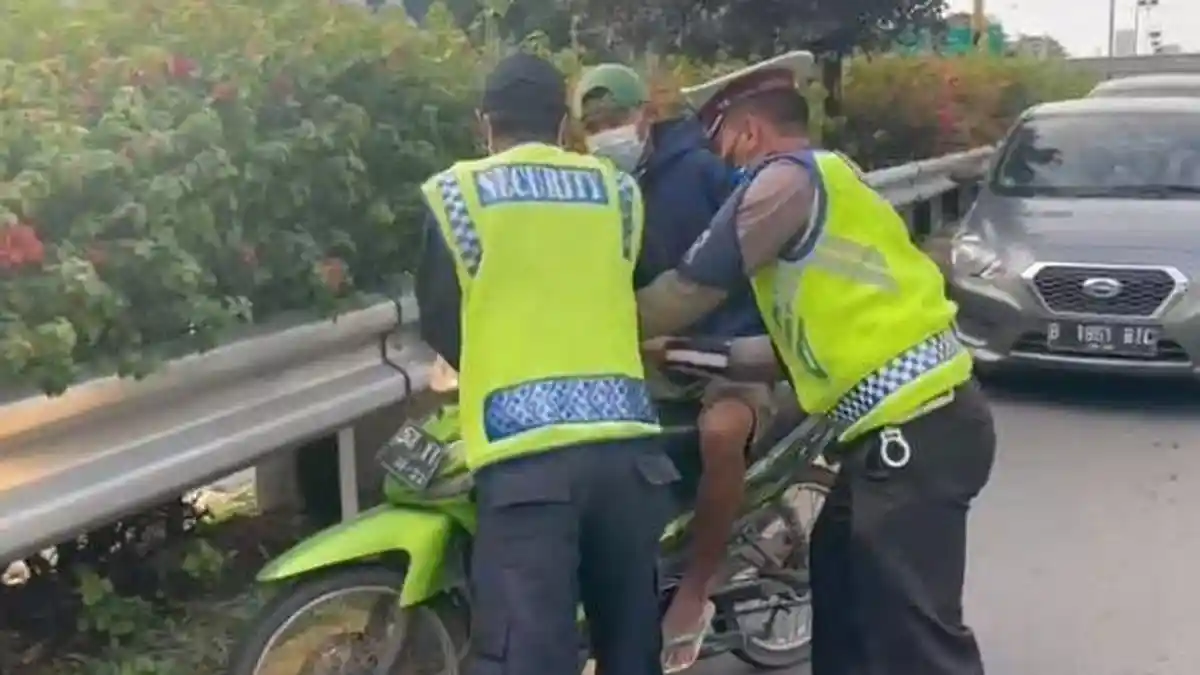 Pemotor Nekat Masuk Tol dari Cikupa hingga Semanggi, Kendaraan Disita Petugas