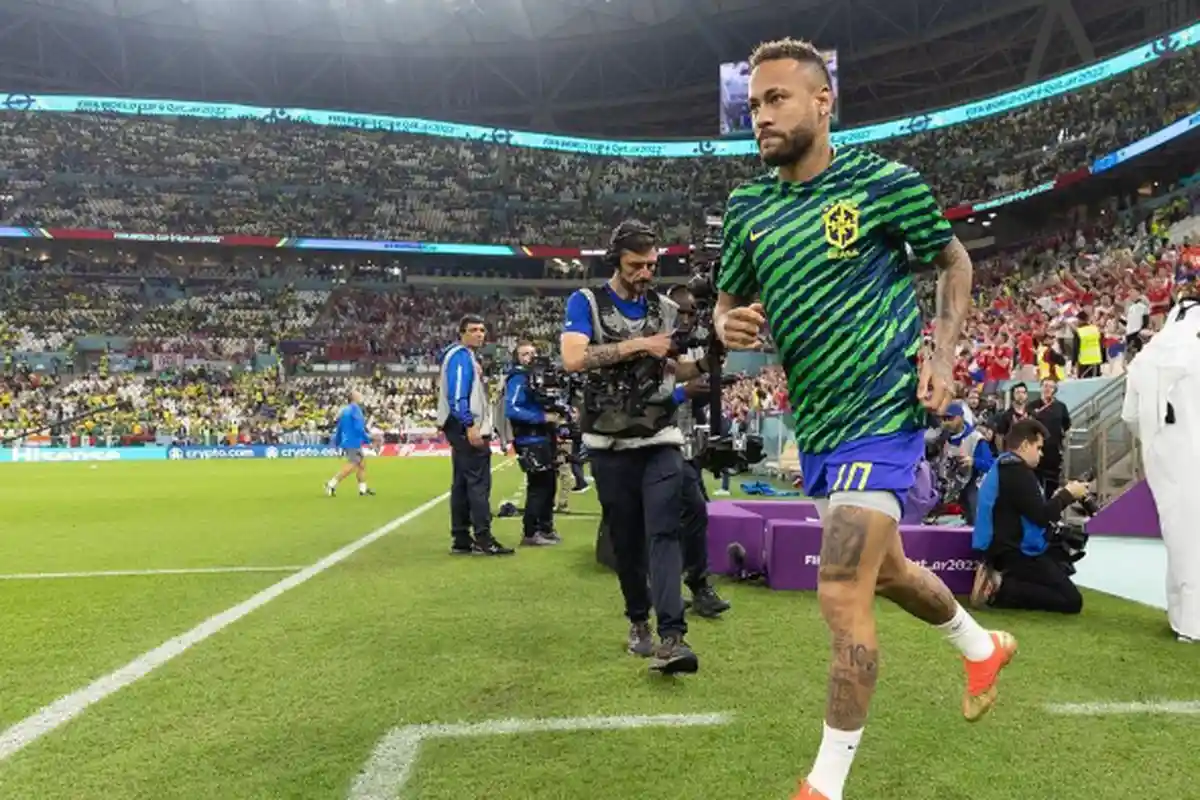 Tak Seberuntung Messi dan Ronaldo, Neymar Disoraki Suporter Brasil saat Cedera di Piala Dunia 2022
