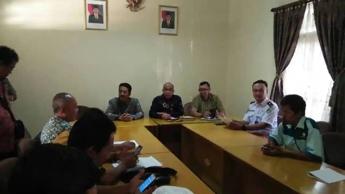 Kopetayo Kembali Datangi Kantor Kepatihan Tagih Janji Pergub Taksi Online