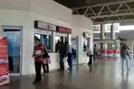 counter-penjualan-tiket-pesawat-di-bandara-smb-ii-palembang_20150325_105029.jpg