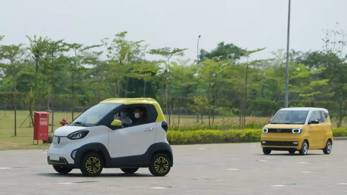 Harga Mahal, Industri Dinilai Butuh Transisi Menuju Mobil Listrik