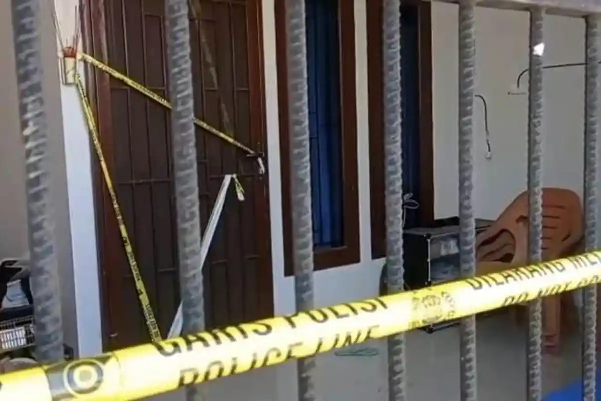 Breaking News Wanita Ditemukan Tewas Bersimbah Darah di Rumahnya di Kedamaian