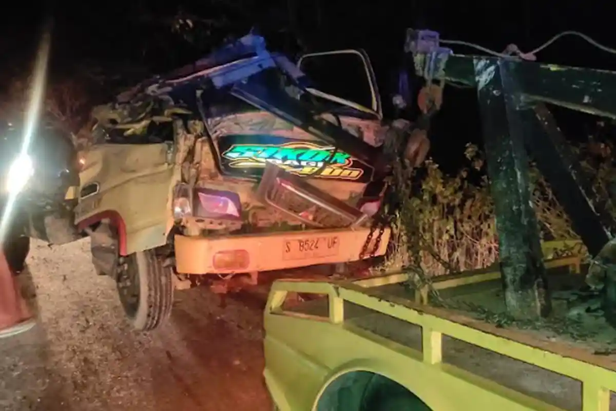 Kecelakaan Tabrakan 2 Truk di Tuban, Sopir Kabur