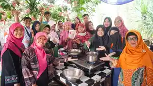 UMKM-Para-ibu-mengikuti-pelatihan-Aneka-Produk-Lokal-Minuman-Herbal-dan-Kue-Tradisional.jpg