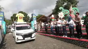 Etape-3-mengambil-start-di-Doesoen-Kakao-Glenmore-dan.jpg