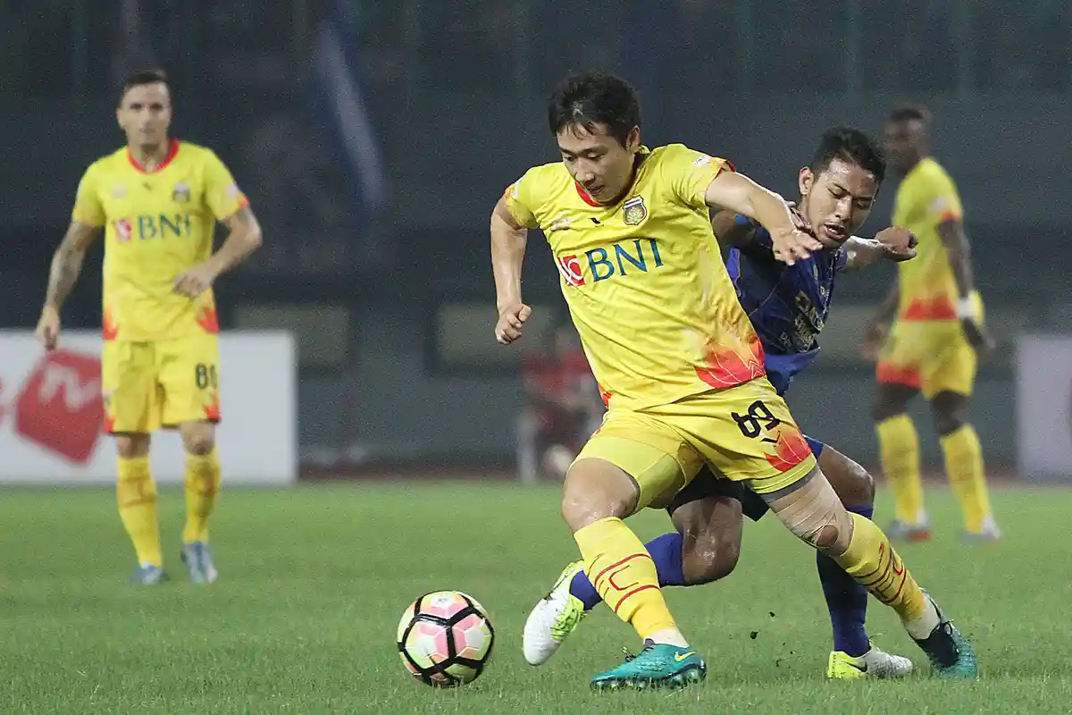 Alasan Robert Alberts Sering Bongkar Pasang Pemain Persib, Menilai Gian Zola Sudah Berkembang