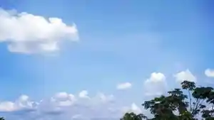 Cuaca-Surabaya-Hari-Ini-Jumat-5-Juni-2026-Diprediksi-Cerah-Seharian-Suhu-Capai-31-Derajat-Celsius.jpg