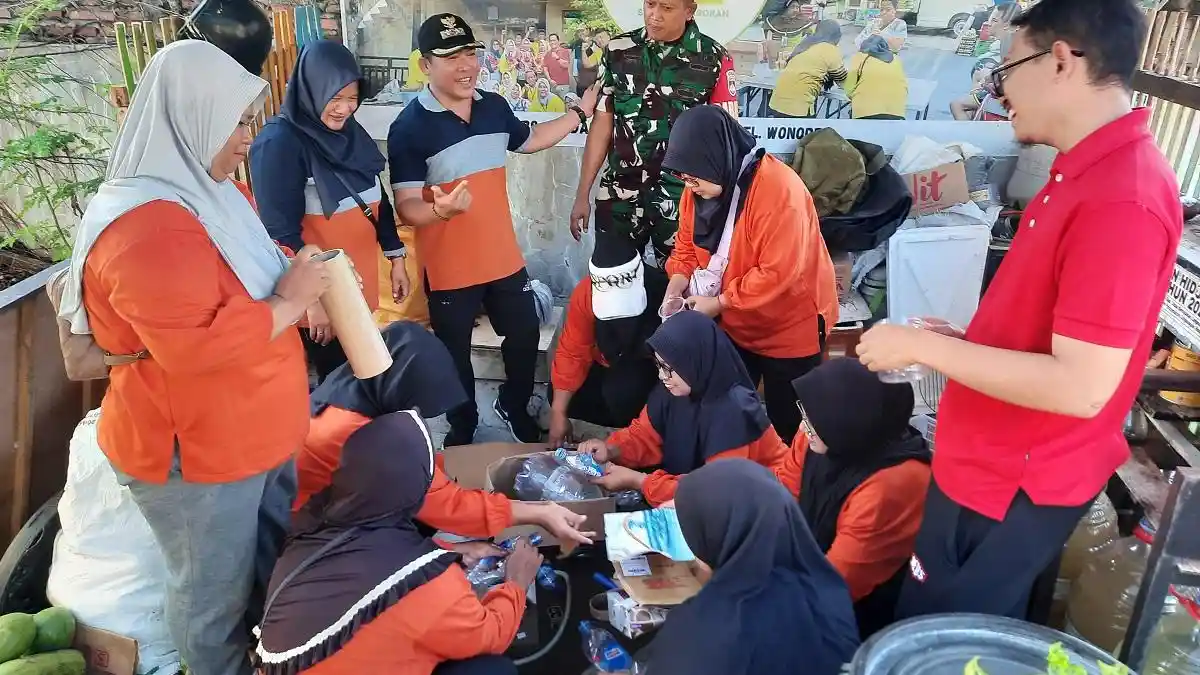 Kelurahan Wonodri Punya Bank Sampah yang Siaga Jemput Sampah ke Rumah Warga