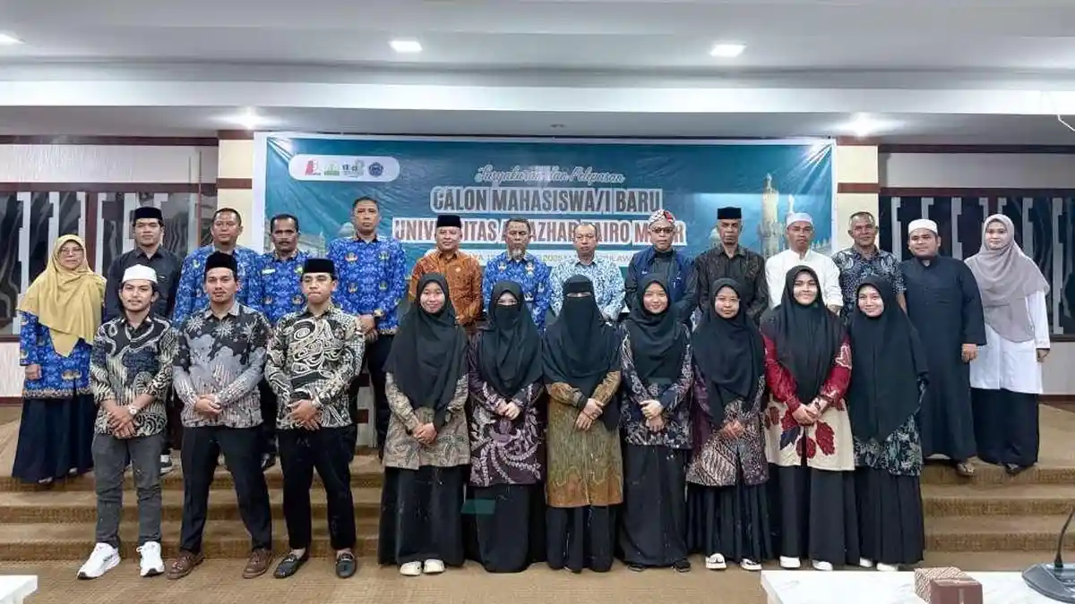 15 Mahasiswa Nagan Raya Tempuh Pendidikan ke Timur Tengah, Dipeusijuek dan Dilepas Bupati
