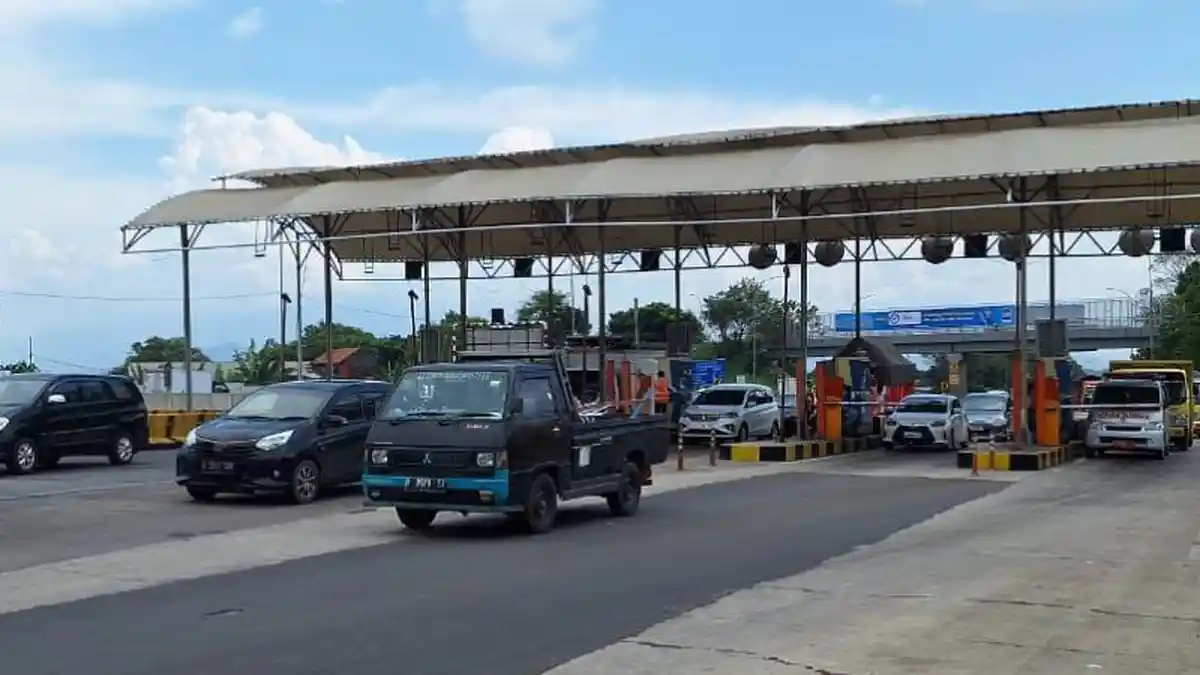 Pemudik Mulai Terlihat di Exit Tol Cileunyi, Gardu Tambahan Siap Diaktifkan