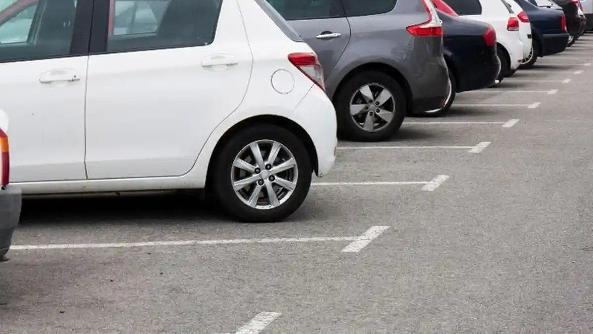 PENGEMUDI Mobil Heran Didenda Rp83 Juta Karena Parkir Depan Hidran, Fakta di Baliknya Bikin Geram