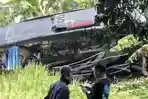 "Awas Rem Blooong!" Bus Rombongan TNI Tabrak Dua Mobil dan Motor hingga Terperosok ke Kebun
