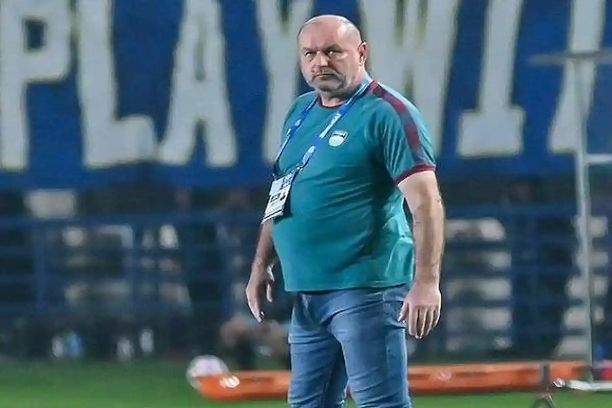 Pelatih Persib Bandung Minta 2 Pemainnya Tinggalkan Maung Bandung, Demi Dapatkan Menit Bermain