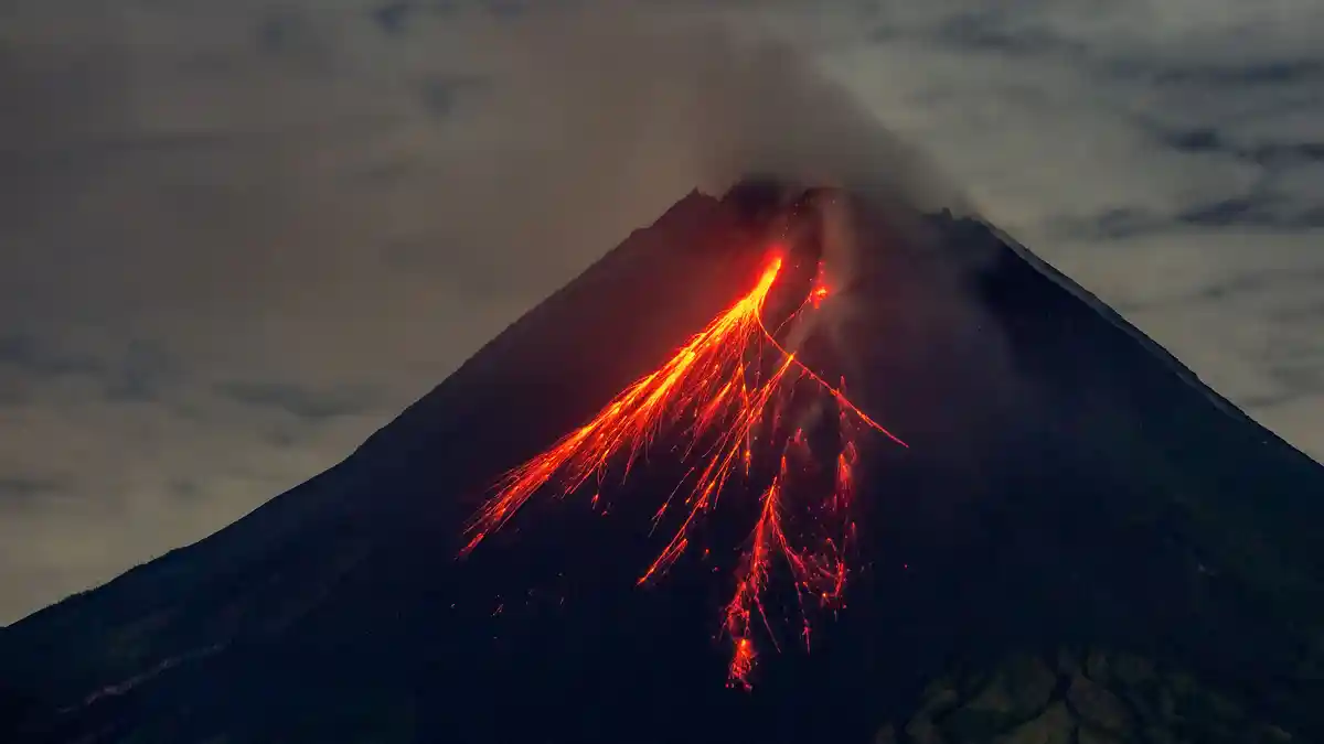 Viral Ajakan Mendaki Merapi Lewat Jalur Selo, BTNGM Tegaskan Pendakian Masih Ditutup - Tribunnews.com