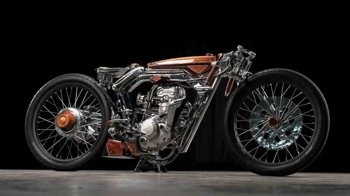 Karya Builder Madura, Honda CB150R Bertangki Jati Sabet Juara Kustomfest 2026