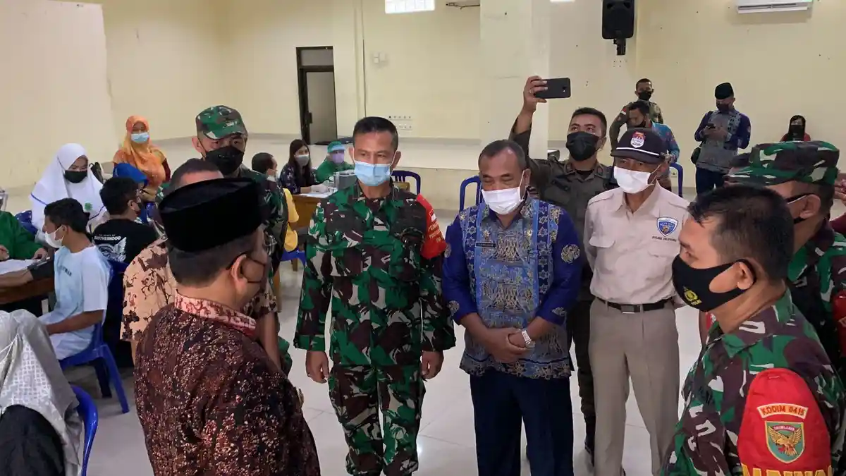 Wakil Wali Kota Jambi Tinjau Vaksinasi di IAIM
