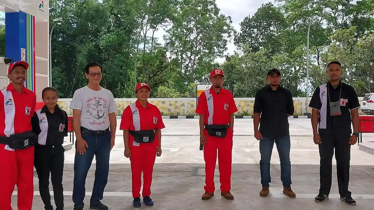 SPBU Soa Ngada Uji Coba Pengisian BBM, Warga Antusias