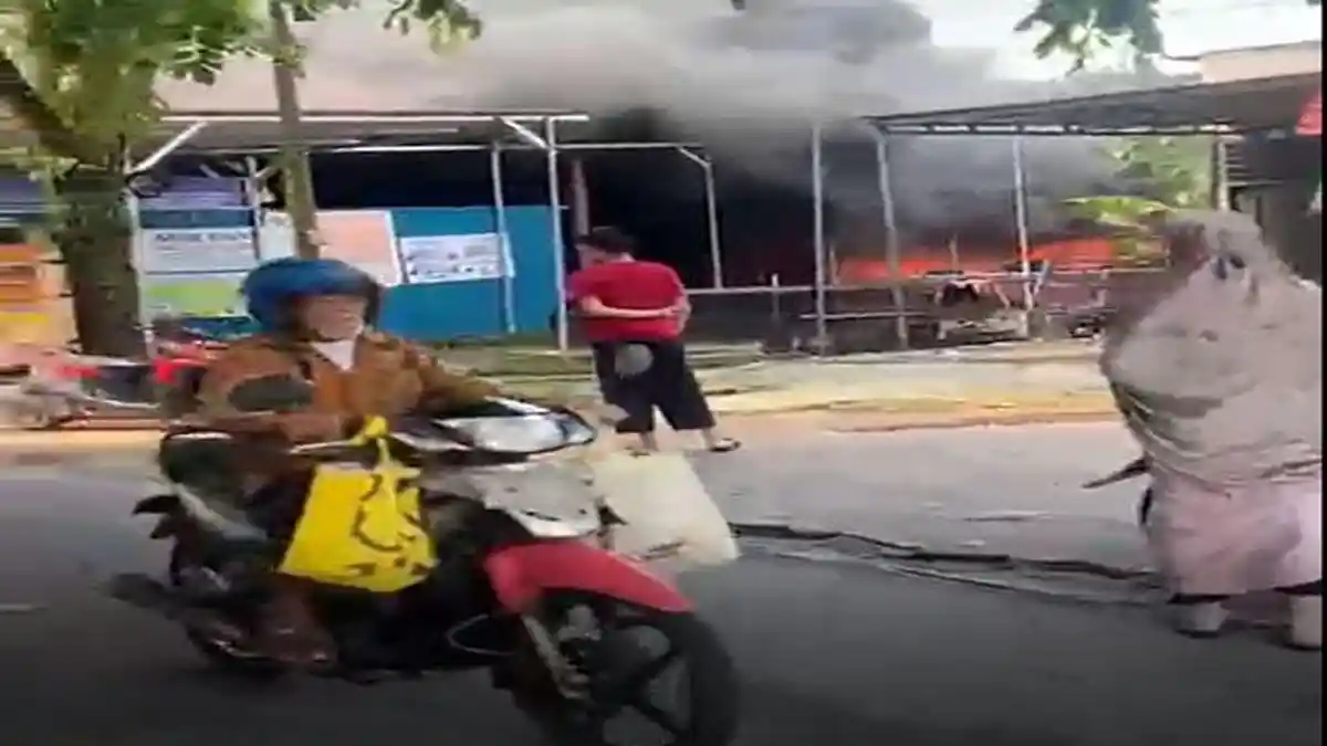 Kebakaran di Tanjungpinang Hari Ini Viral di Medsos, Polisi Pastikan Tak Ada Korban Jiwa - Tribunbatam.id