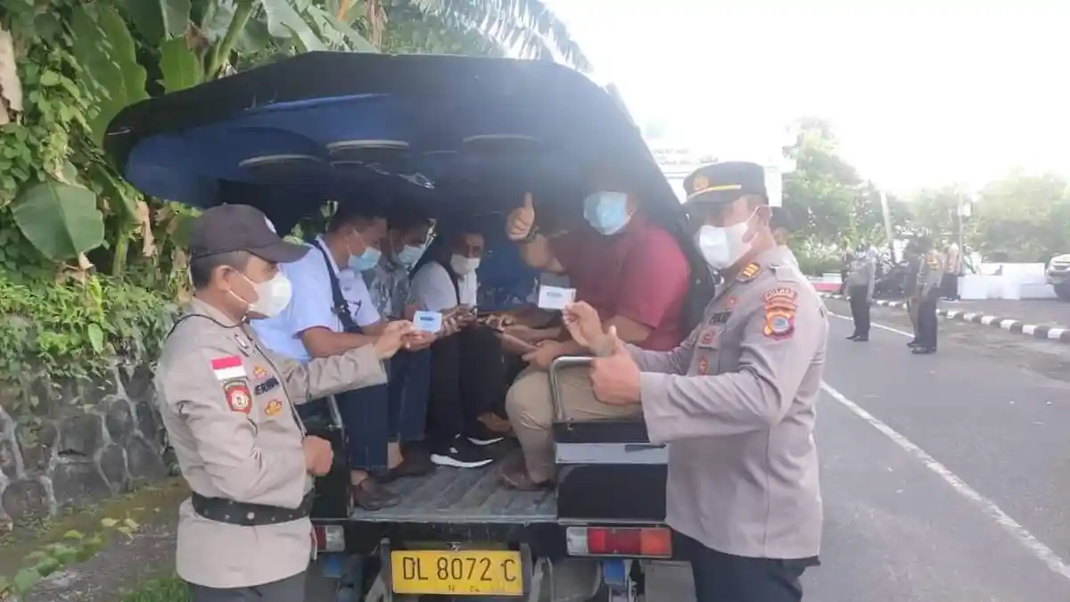 Berkendara di Wilayah Hukum Polsek Siau Barat Sitaro Harus Bawa Kartu Vaksin