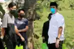 Anggota DPR Kamrussamad Berbagi Daging Kurban