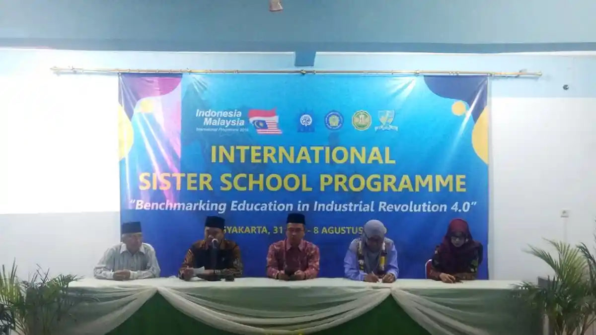 SMP Muhammadiyah 3 Depok dan SMK Sultanah Asma Jalin Kerjasama Guna Tingkatkan Kapasitas Sekolah