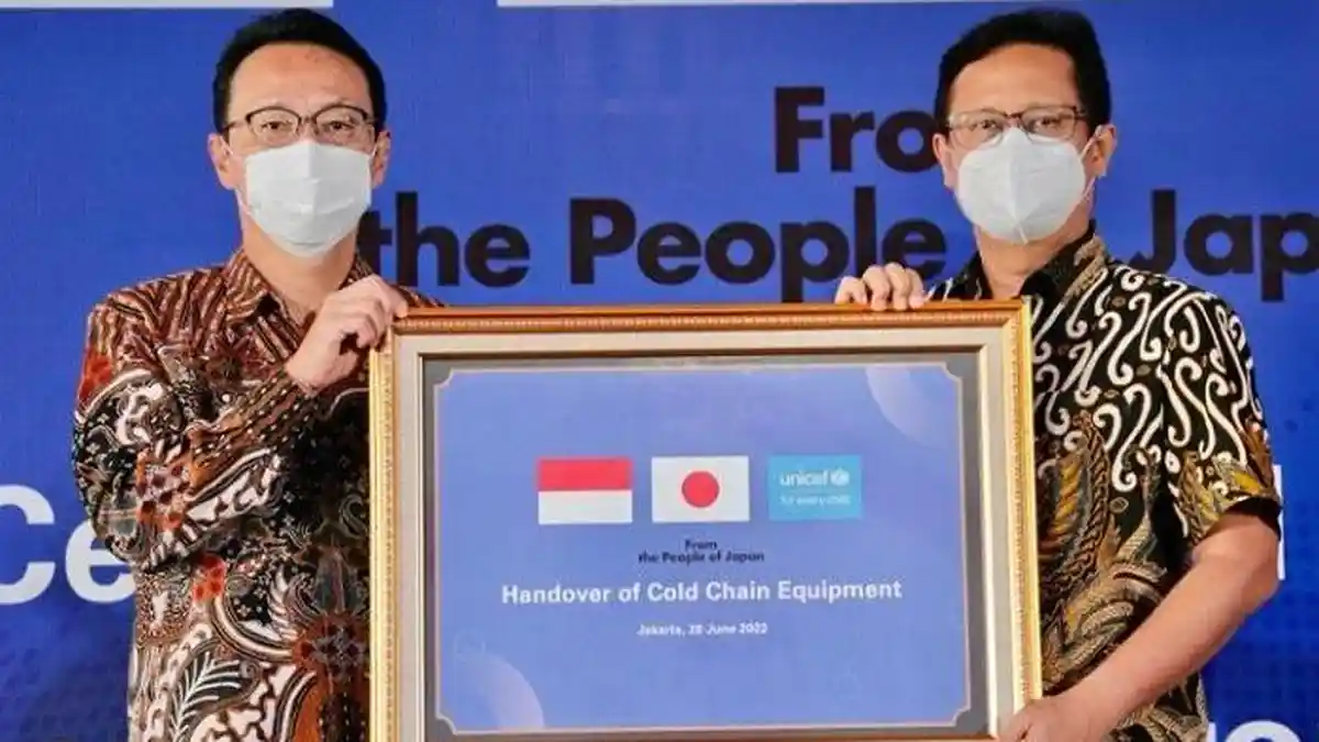 Indonesia Terima Bantuan 300 Mesin Pendingin Vaksin dari Jepang