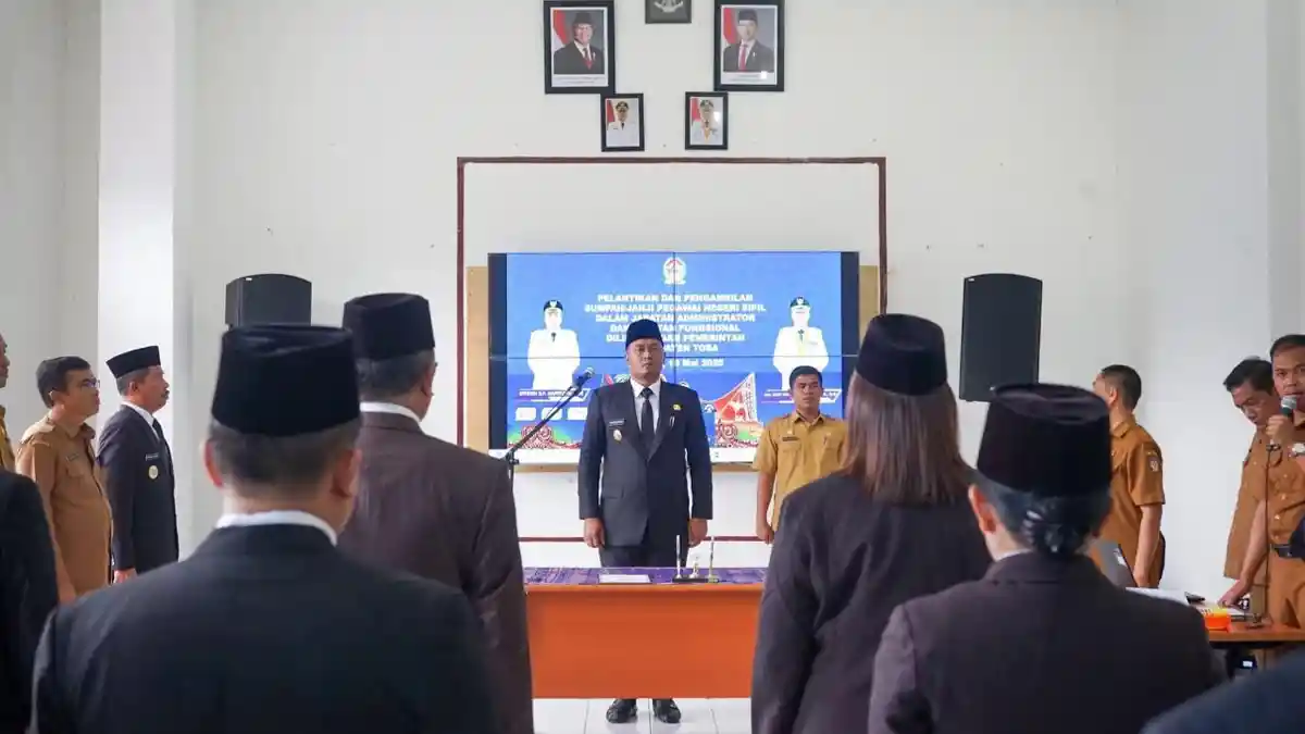 Lantik Pejabat Administrator dan Fungsional,  Bupati Toba Tegaskan 8 Hal Ini