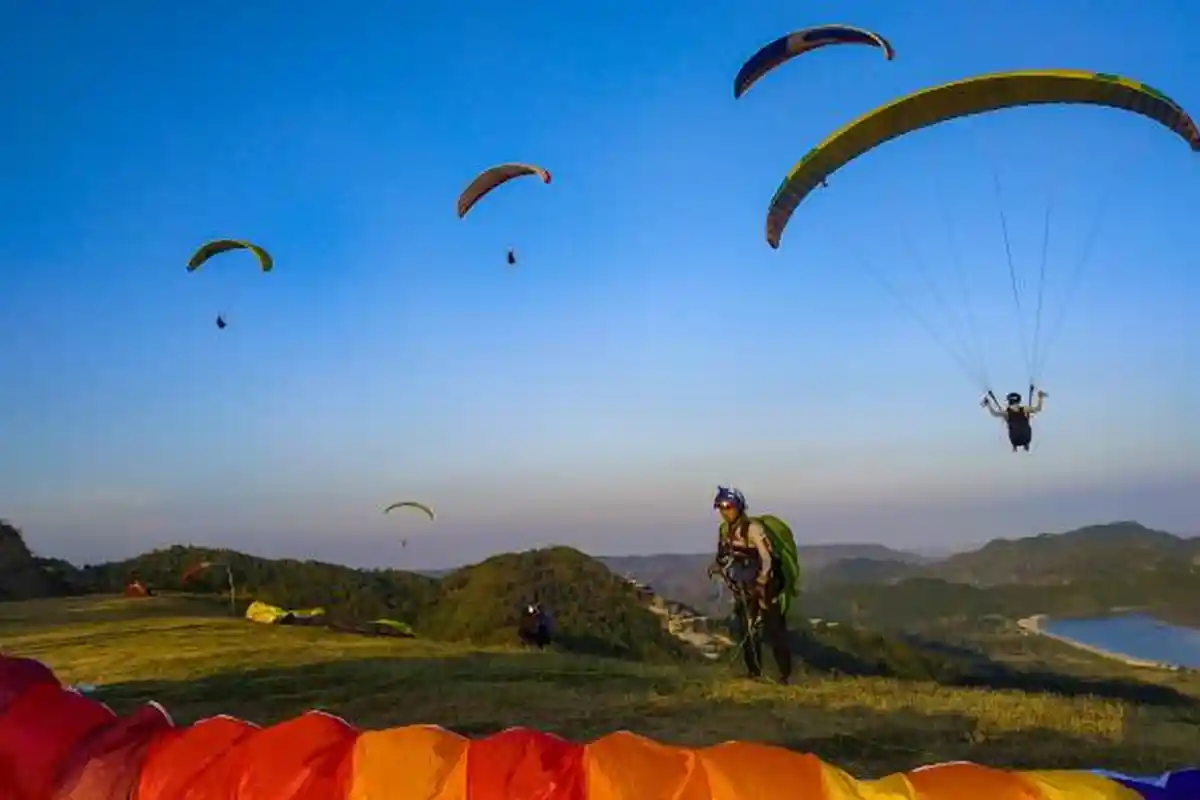 80 Atlet dari 10 Negara Siap Taklukkan Langit Lombok di Skylancing X’Cross 2025
