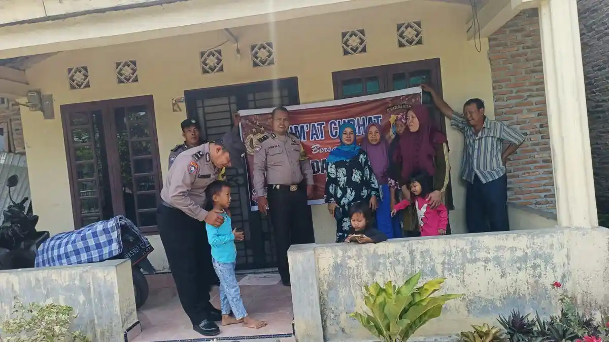 Serap Aspirasi dan Keluhan Warga, Personel Polsek Datuk Bandar Laksanakan Jumat Curhat