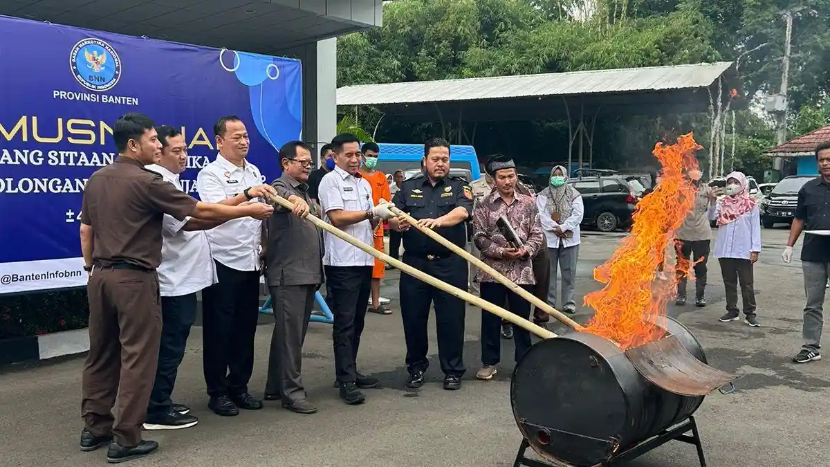 Pengiriman Ganja 472 Gram dari Medan-Tangerang Dibongkar Aparat