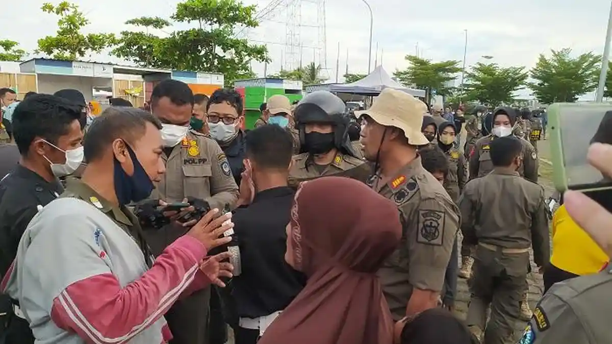 Satpol PP Sulsel Kembali Tertibkan Parkir Liar dan PKL di Lego-Lego