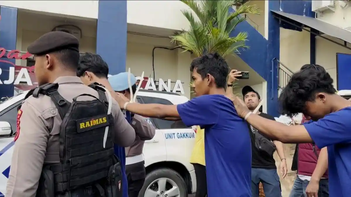 Tersangka Kerusuhan di DPRD Cilacap Jadi 23 Orang, Sebagian Masih Bocil Begini Nasibnya