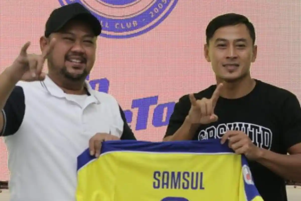 BREAKING NEWS - Samsul Arif Munif Resmi Bergabung Gresik United